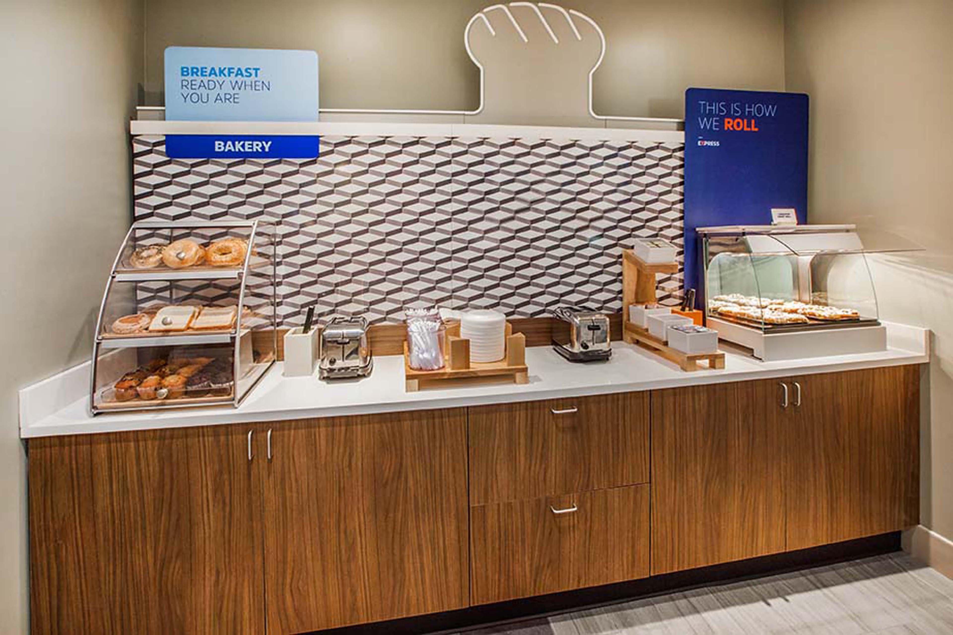 Holiday Inn Express & Suites Baltimore - BWI Airport North By Ihg Linthicum Extérieur photo